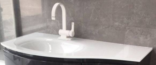 картинка Раковина Cezares из искусственного мрамора, левосторонняя 104x52 Bianco от магазина Сантехстрой