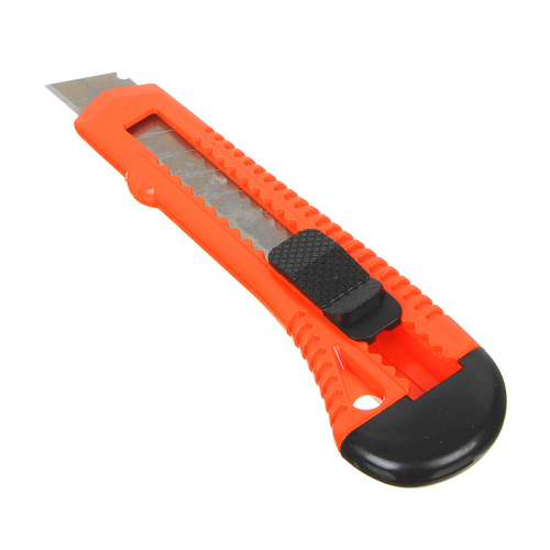 картинка HEADMAN Нож универсальный пластиковый с сегментированным лезвием 18мм (квадр. фиксатор) от магазина Сантехстрой