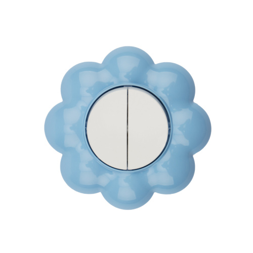 картинка Выключатель двухклавишный KRANZ HAPPY Цветок скрытой установки,  белый/голубой от магазина Сантехстрой