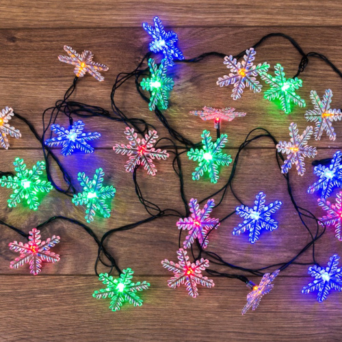 картинка Гирлянда светодиодная Снежинки 30 LED МУЛЬТИКОЛОР 4,4 метра с контроллером от магазина Сантехстрой