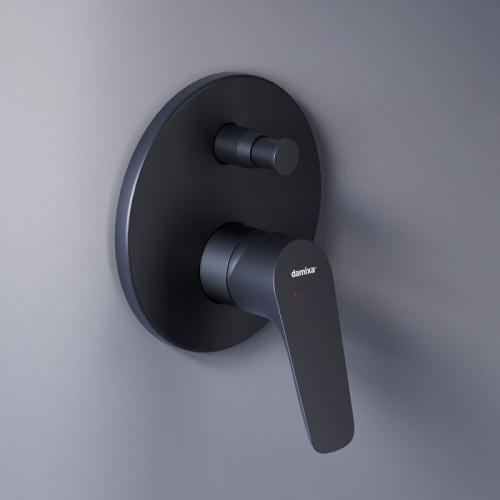 фото 777100300 jupiter, смеситель монтируемый в стену ванной - душевой (черный)