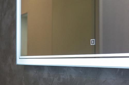 картинка Зеркало Jorno Glass 80 Gla.02.77/W с подсветкой с сенсорным выключателем с часами и обогревом от магазина Сантехстрой