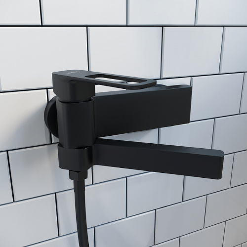 картинка Смеситель для ванны черный IDDIS Slide (SLIBL00i02WA) от магазина Сантехстрой