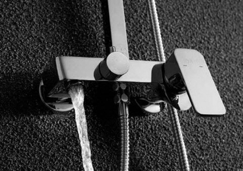 картинка Душевая система DK Berlin Freie (DA1433701A01) от магазина Сантехстрой