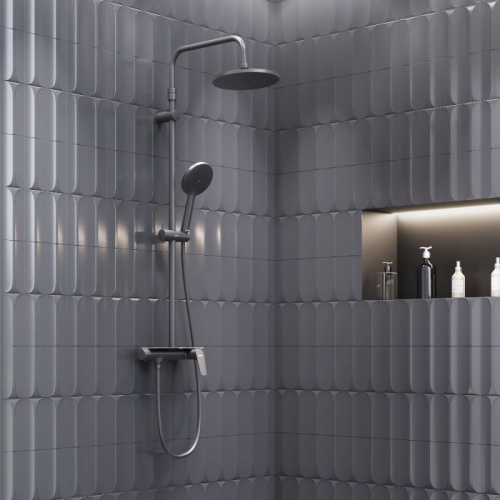 картинка 977780300 Jupiter душевая система с душевым смесителем-полкой, чёрный от магазина Сантехстрой