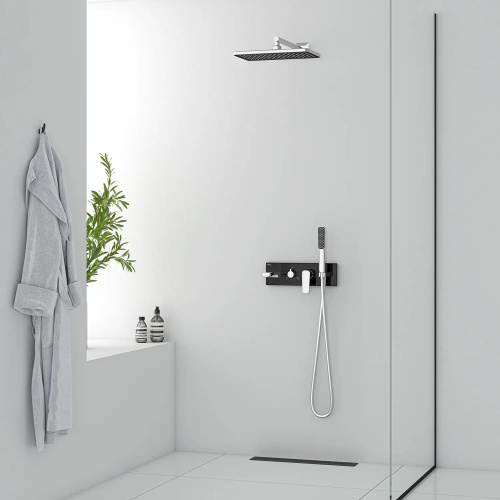 картинка Втраиваемый смеситель Life с изливом, душевой лейкой и головным душем, черное стекло от магазина Сантехстрой