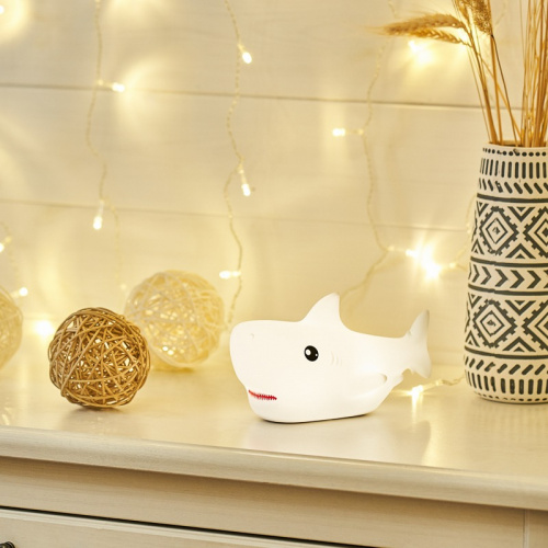 картинка Силиконовый ночник Шарк от магазина Сантехстрой