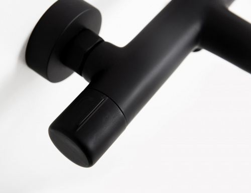 фото смеситель для ванны belbagno uno uno-vasm-nero черный матовый