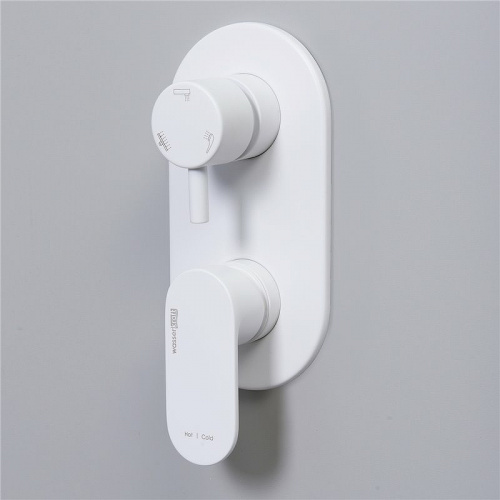 картинка А85161 Встраиваемый комплект для ванны с верхней душевой насадкой, лейкой и изливом от магазина Сантехстрой