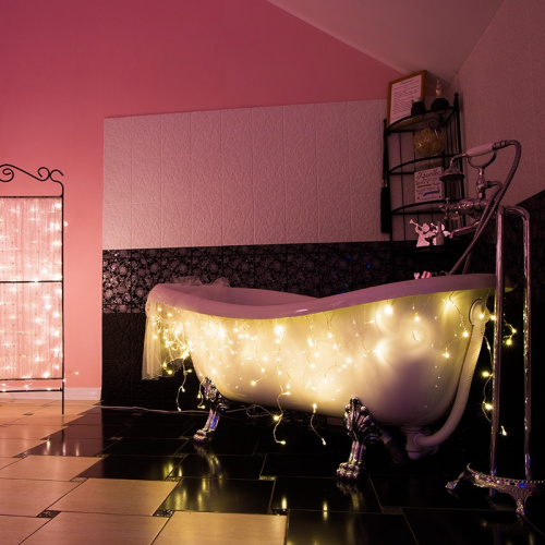 картинка Гирлянда светодиодная универсальная 100 LED ТЕПЛЫЙ БЕЛЫЙ 10 метров,  прозрачный ПВХ,  с контроллером от магазина Сантехстрой