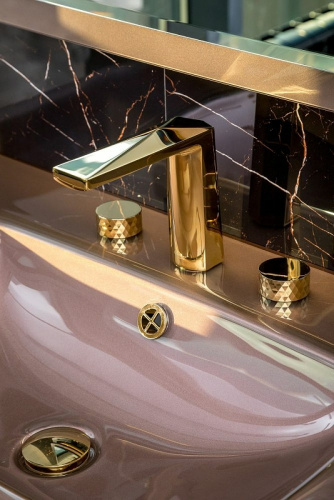 картинка Смеситель для раковины Boheme Venturo 150-G-DIAMOND Золото глянцевое от магазина Сантехстрой