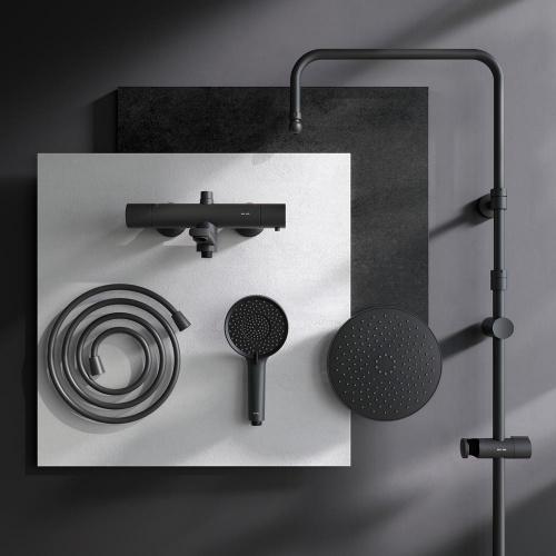 картинка F0785A522 X-Joy, душ.система:  см-ль д/ванны/душа с ТМС, душ.штанга,верхний душ 220мм, ручн душ,черн от магазина Сантехстрой