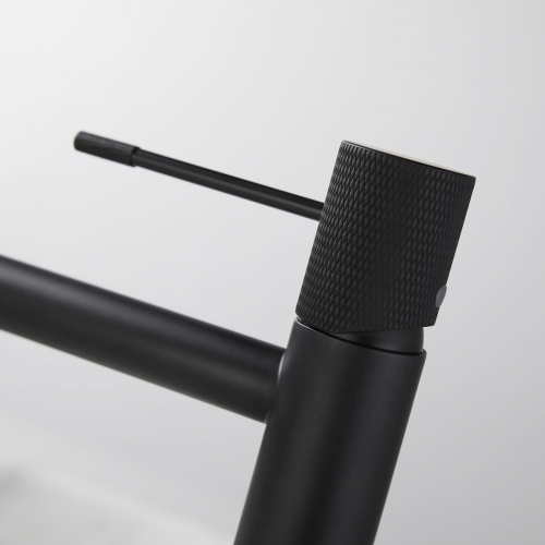 картинка Смеситель для накладной раковины Desire VBF-1D2MB однорычажный, черный от магазина Сантехстрой