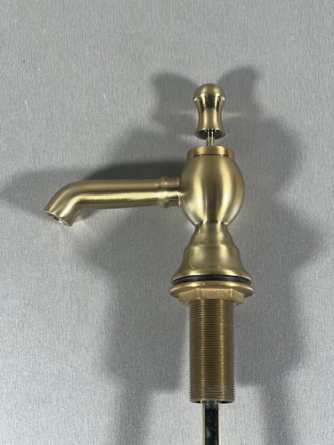 картинка Смеситель для раковины Heritage Granley TGRBR06 от магазина Сантехстрой