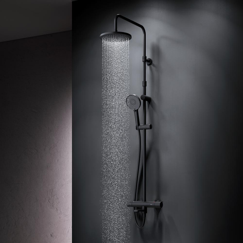 картинка F0785A522 X-Joy, душ.система:  см-ль д/ванны/душа с ТМС, душ.штанга,верхний душ 220мм, ручн душ,черн от магазина Сантехстрой