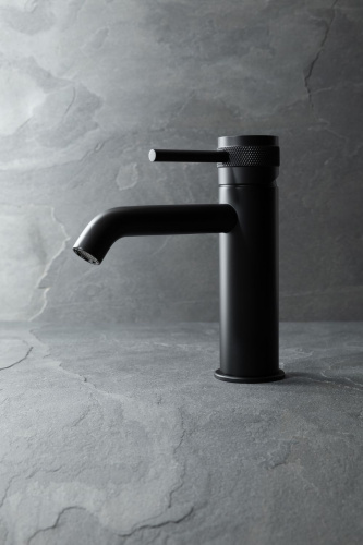 картинка Смеситель для раковины Allen Brau Priority 5.31A01-31 черный матовый от магазина Сантехстрой