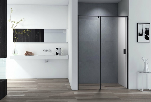 картинка Душевая дверь Cezares Urban 140 URBAN-B-12-140-C-NERO профиль Черный матовый стекло прозрачное от магазина Сантехстрой