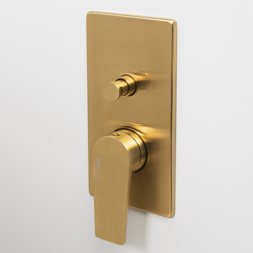 картинка А55201 Встраиваемый комплект для душа с верхней душевой насадкой и лейкой от магазина Сантехстрой