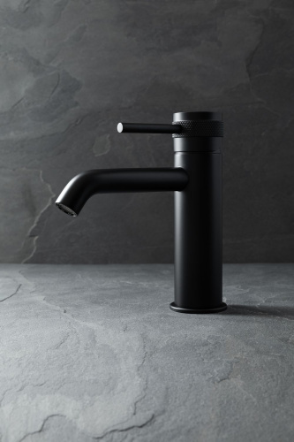 картинка Смеситель для раковины Allen Brau Priority 5.31A01-31 черный матовый от магазина Сантехстрой