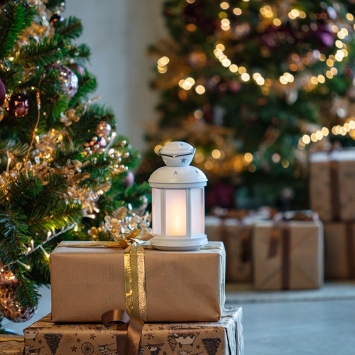 картинка Декоративный фонарь 12х12х20,6 см,  белый корпус,  теплый белый цвет свечения с эффектом пламени свечи NEON-NIGHT от магазина Сантехстрой