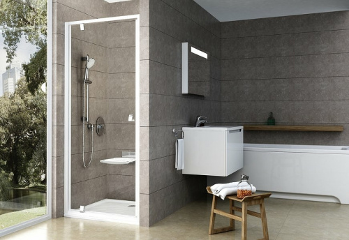 картинка Душевая дверь Ravak Pivot PDOP1-80 03G40100Z1 профиль Белый ручка Хром стекло Transparent от магазина Сантехстрой